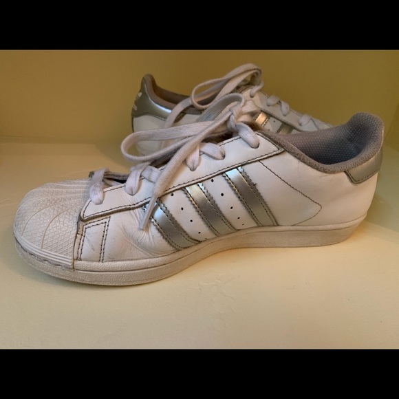 Adidas Superstar women’s sneakers -6 1/2 - Picture 10 of 16